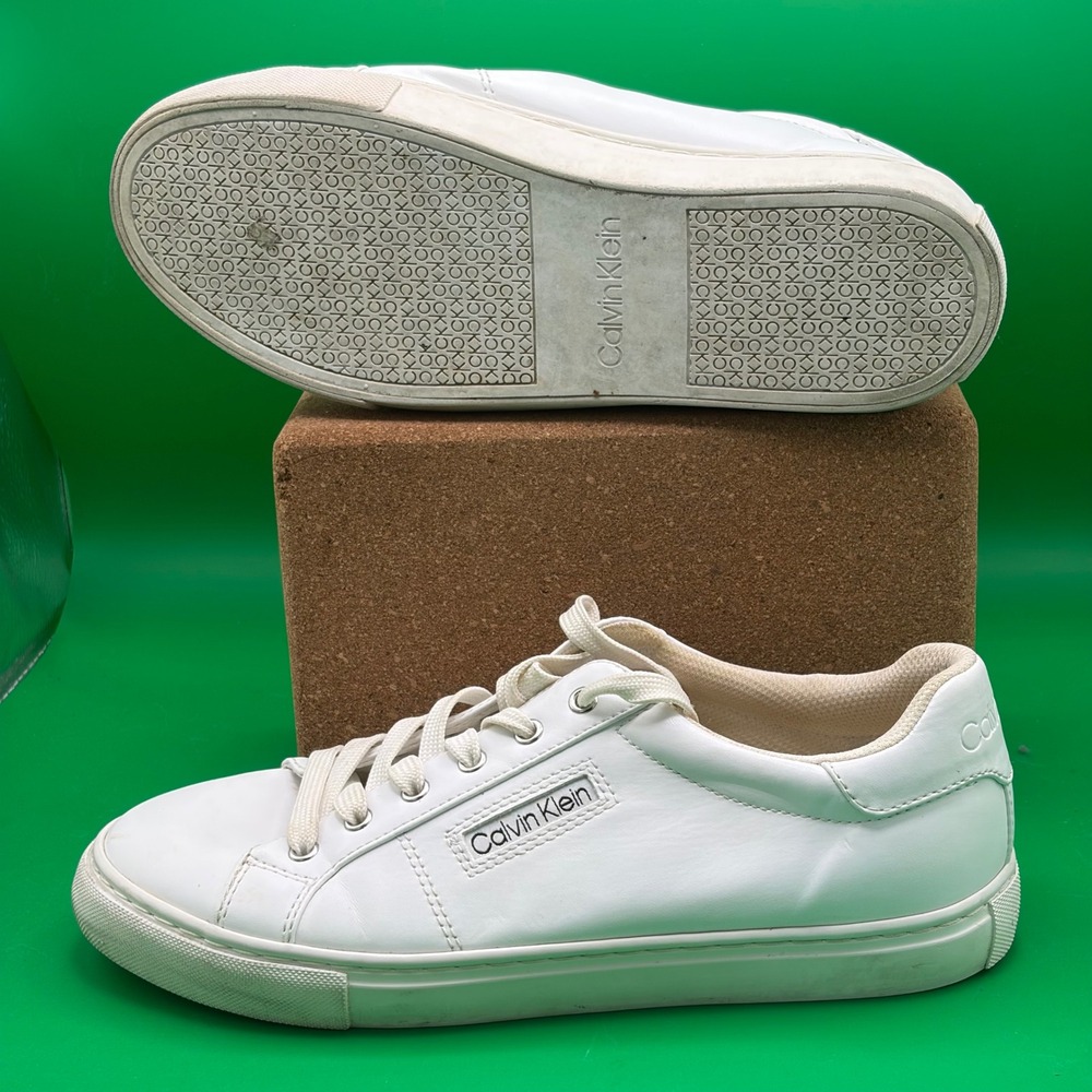 Calvin Klein KCCALY-C Sneakers Mens 9 White Low Top Lace Up Logo Shoes CK Logo
